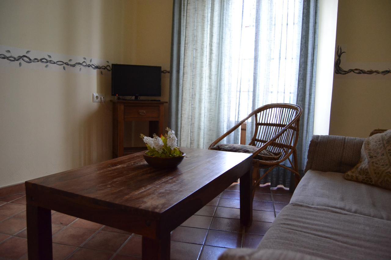 Hostal Toribio Galaroza Εξωτερικό φωτογραφία